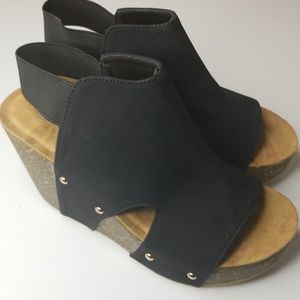 Brand New Refresh Mara 26 Wedge
